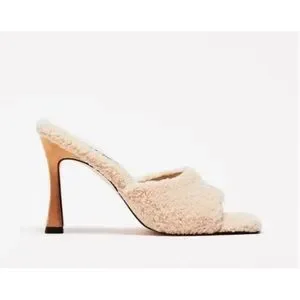 NIB Good American Standout Sherpa Mule Heel Size 7.5